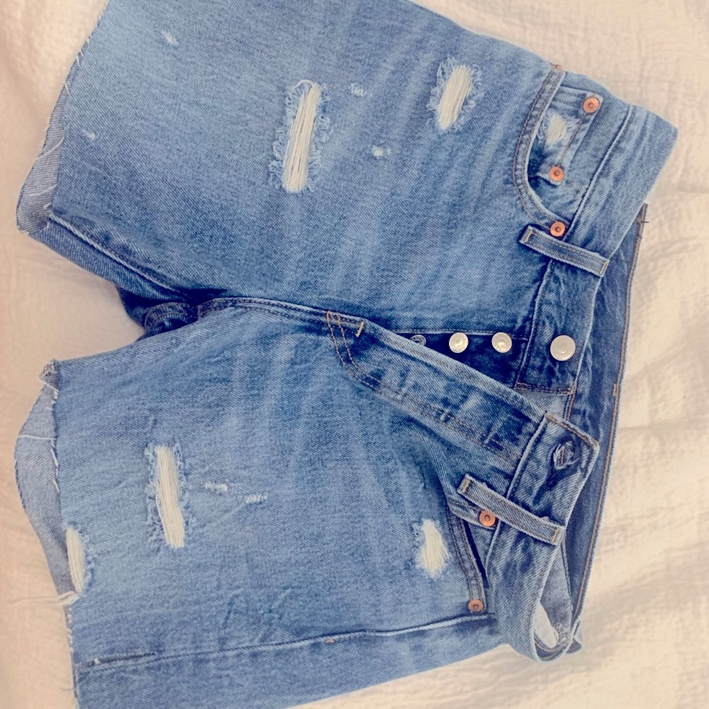 Levi denim shorts size 26 EUC